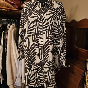 H & M Flowy oversized crinkled blouse Black/Cream beige XXL NWT